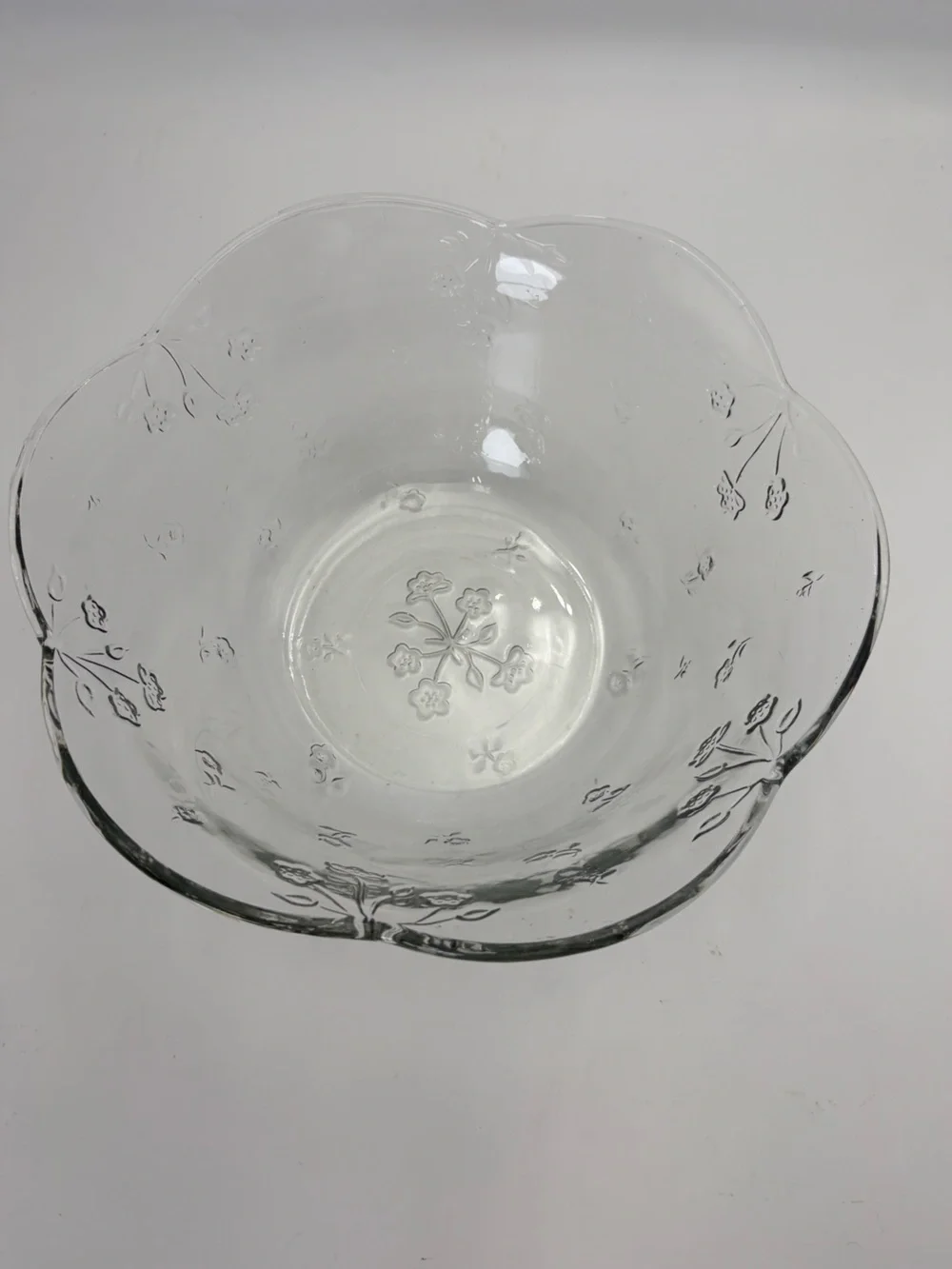 Vintage Anchor Hocking “Savannah” Floral Embossed Large Clear Glass Serving Bowl
